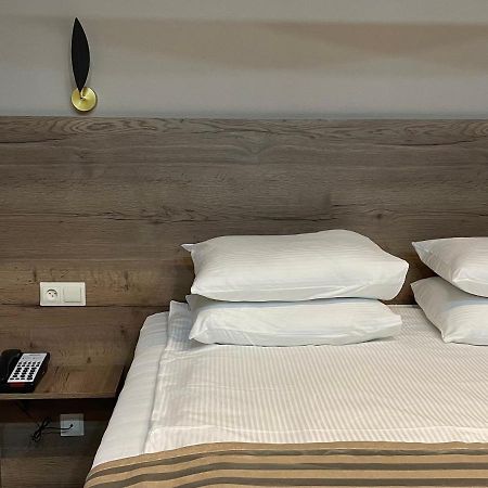 בורובויה Hotel Gloria Deluxe מראה חיצוני תמונה