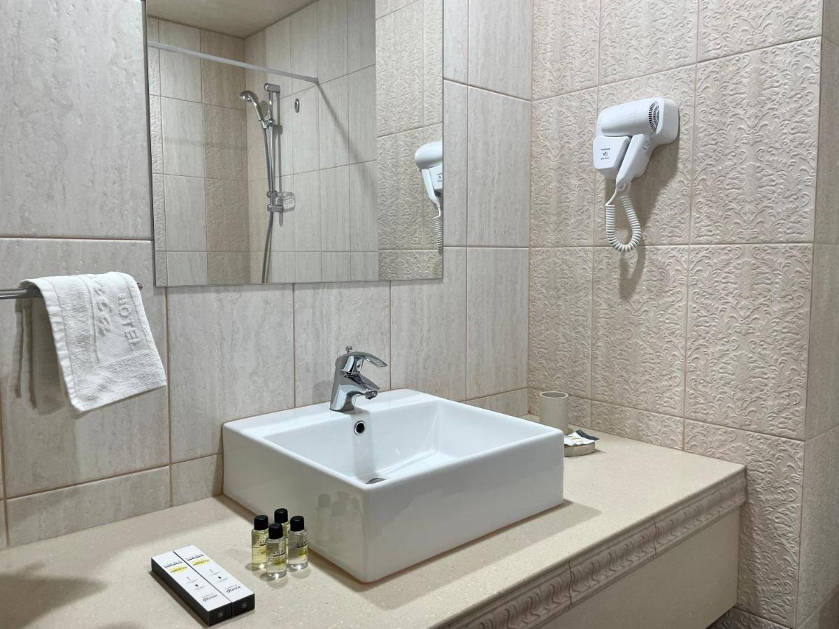 בורובויה Hotel Gloria Deluxe מראה חיצוני תמונה