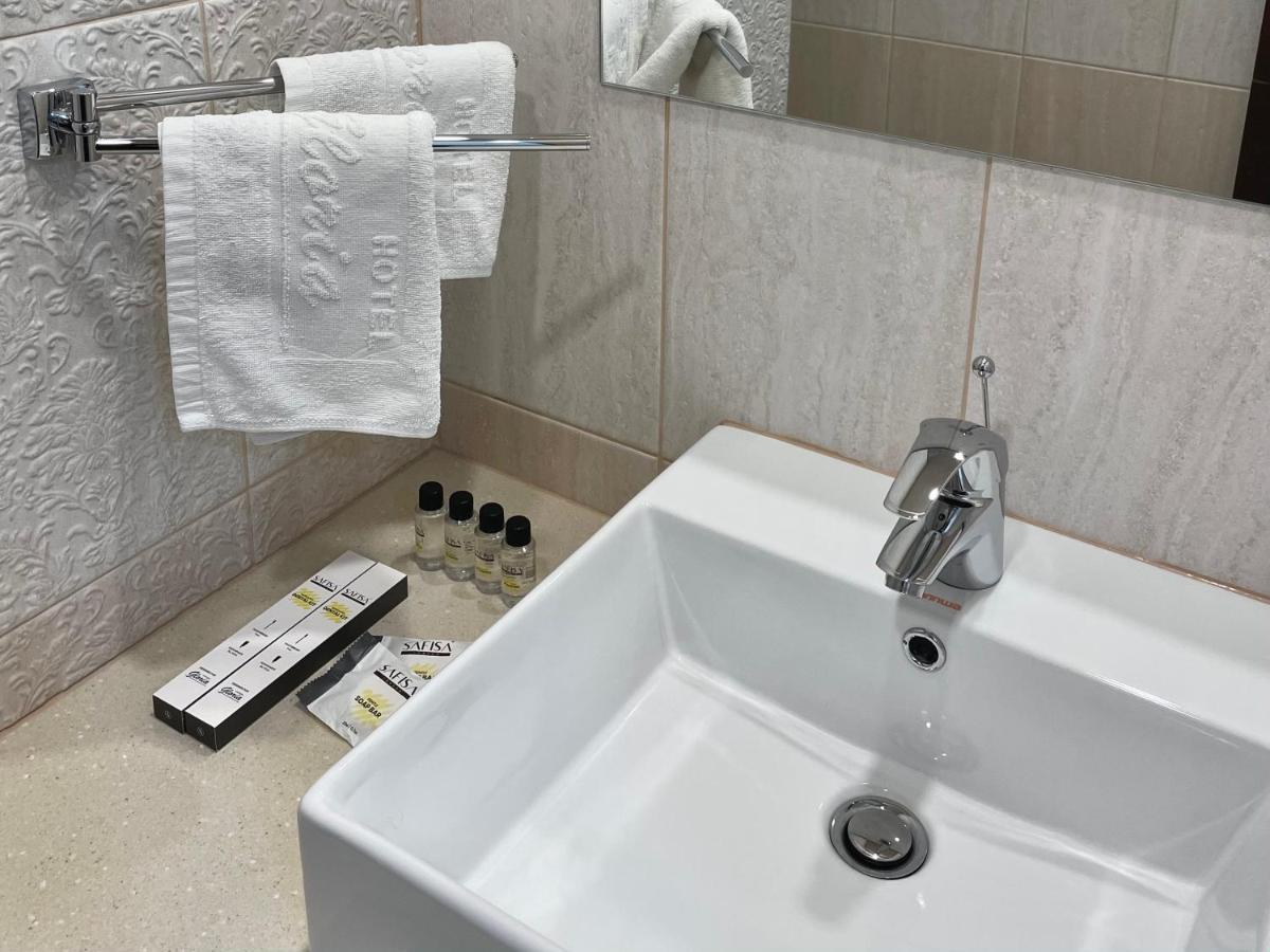 בורובויה Hotel Gloria Deluxe מראה חיצוני תמונה