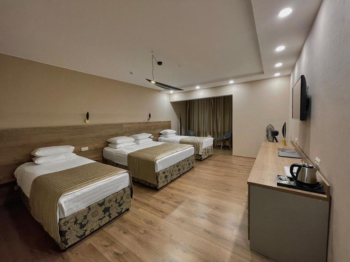 בורובויה Hotel Gloria Deluxe מראה חיצוני תמונה