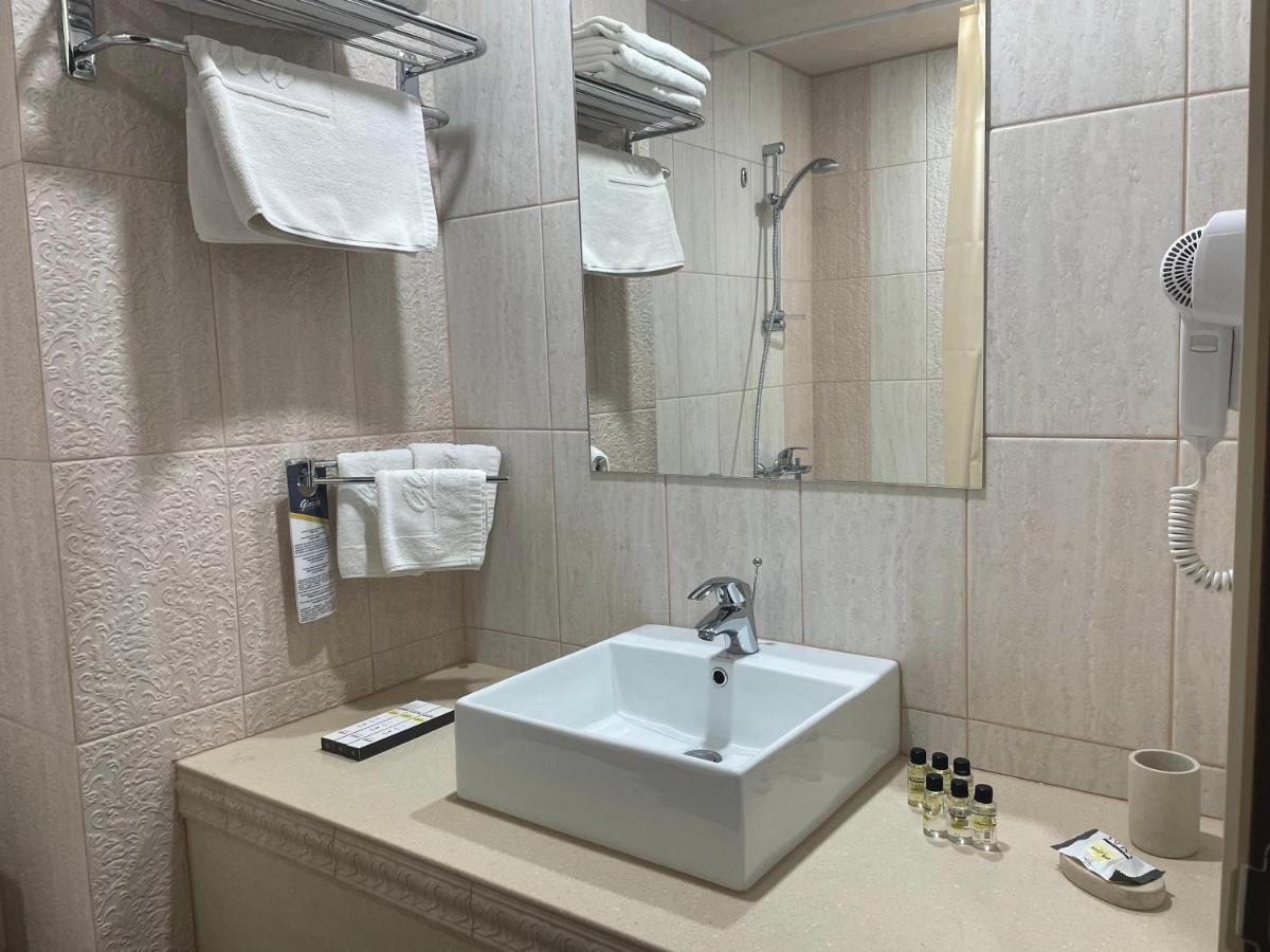 בורובויה Hotel Gloria Deluxe מראה חיצוני תמונה