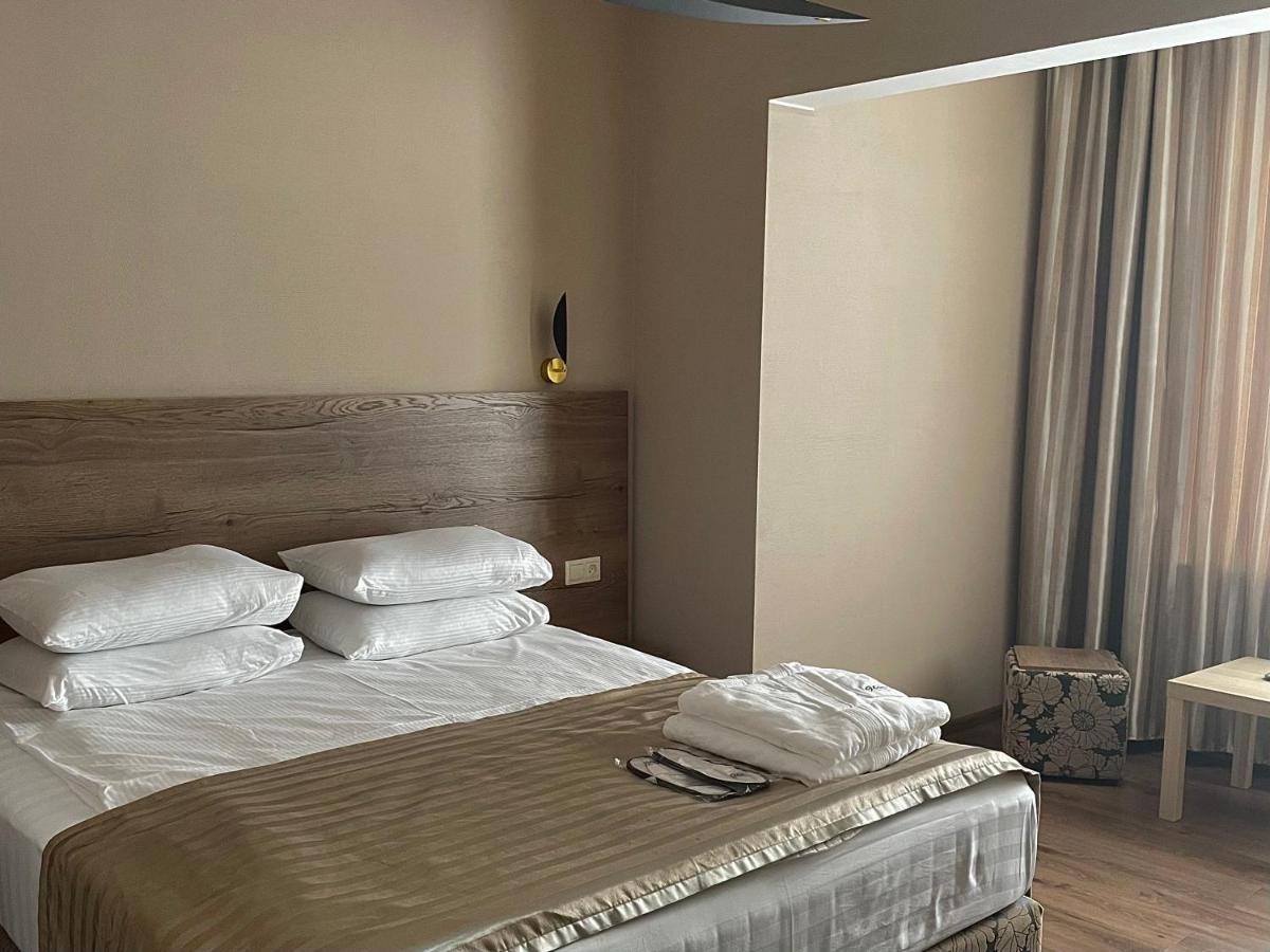 בורובויה Hotel Gloria Deluxe מראה חיצוני תמונה