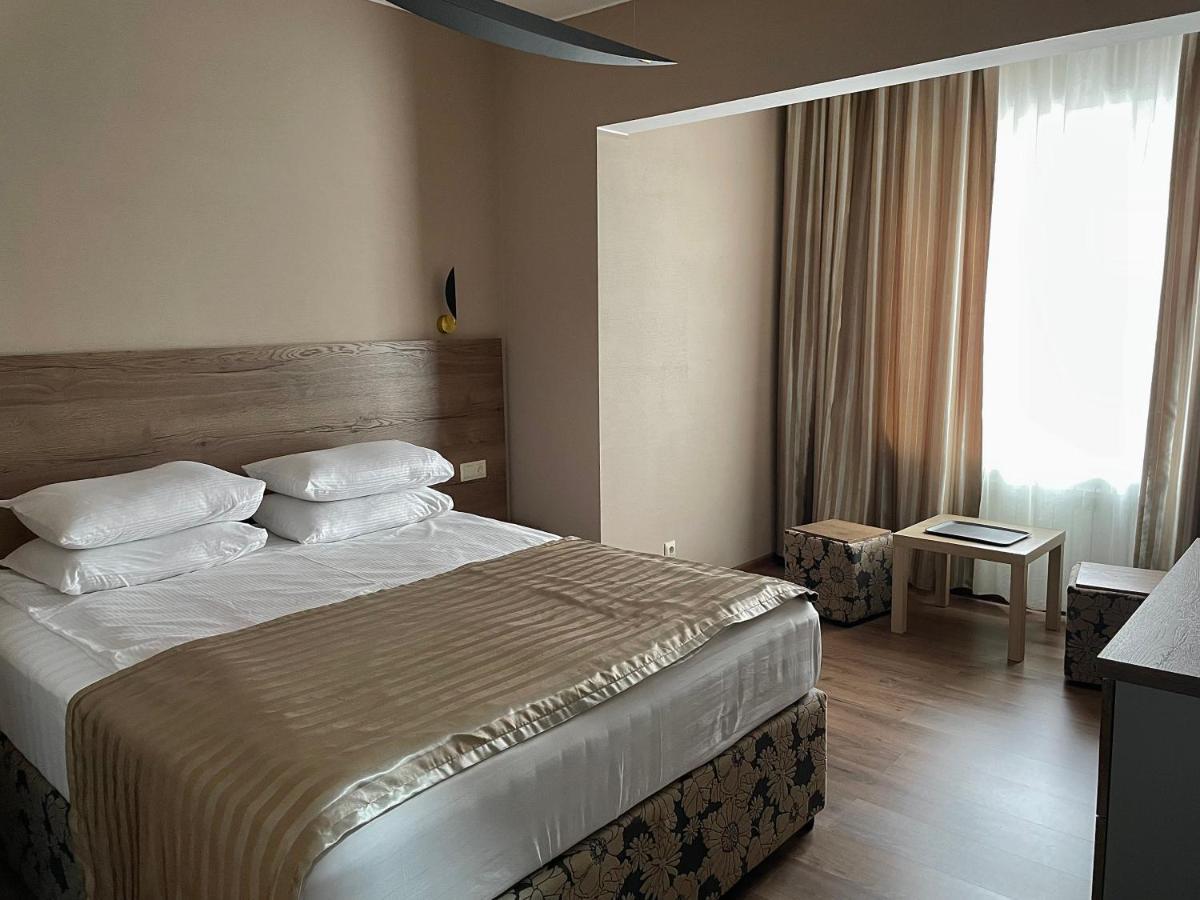 בורובויה Hotel Gloria Deluxe מראה חיצוני תמונה